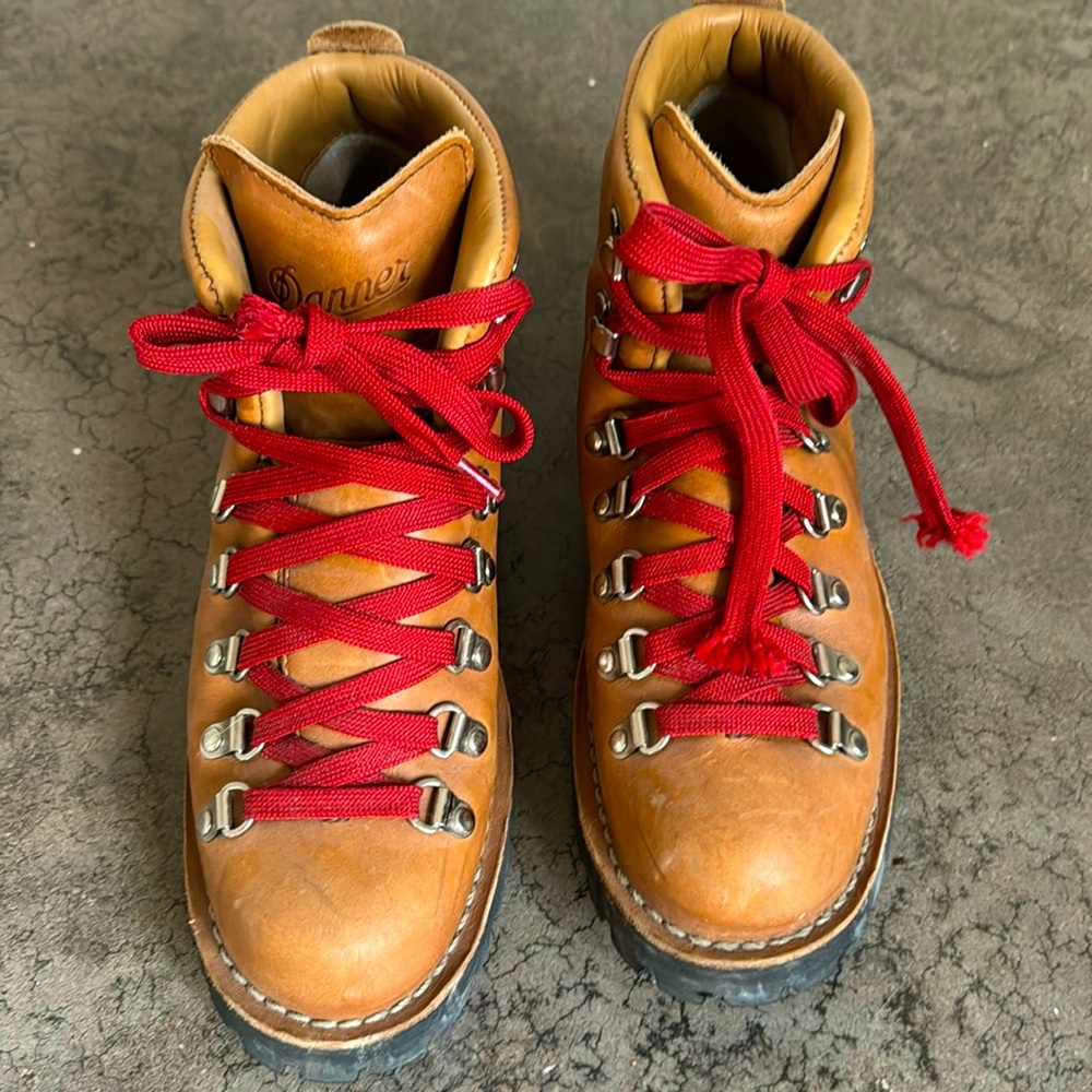 Danner Mountain Light Cascade Hiking Boots